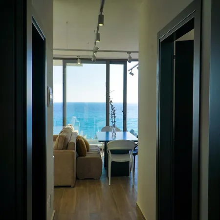 Apartment Luxury Sea View With Private Just A Few Steps From The Center *
